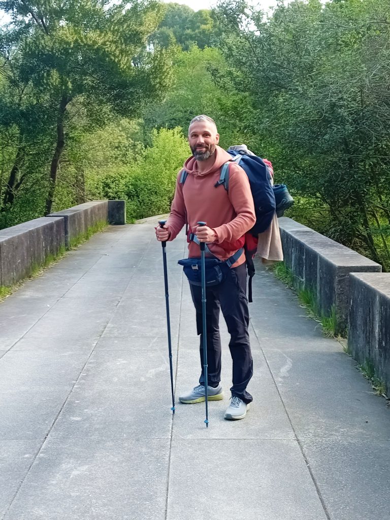 Luca Rondelli durante un viaggio di crescita personale nella natura